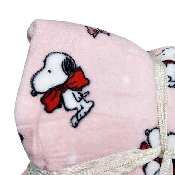 Peanuts Snoopy King Plush Blanket 108"x90" By Berkshire Pink Plush Polyester - Picture 7 of 8